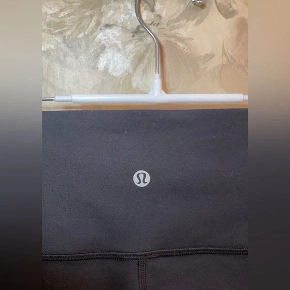 Wunder Under Crop ( Hi-Rise ) Full on Luxetreme 21” - Picture 7 of 10